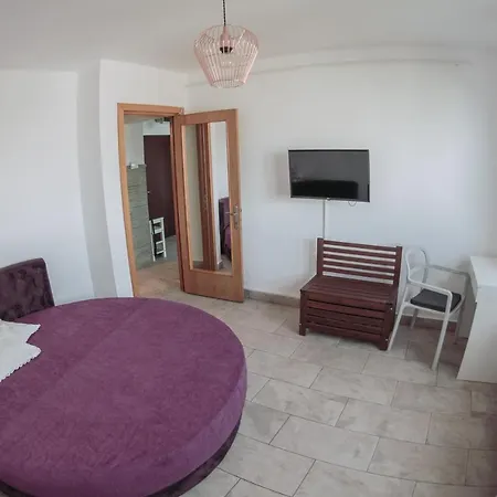 Lalacris Good Holiday Apartment *
